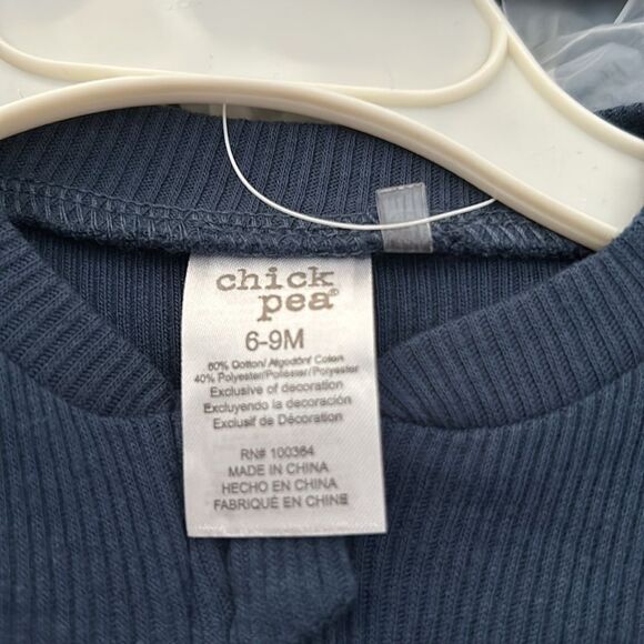 Chick Pea Infants 6-9 Months 2 Piece Set One Piece Sleeper and Hat - Picture 7 of 7